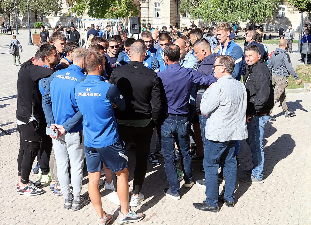Fudbal na trgu; Foto: Nenad Pavlović
