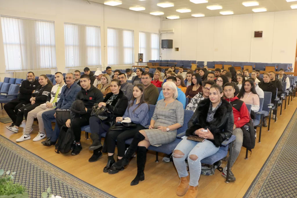 ucenici_romske_nacionalnosti_studenti_stipendije_smederevo_vesti_2023_1