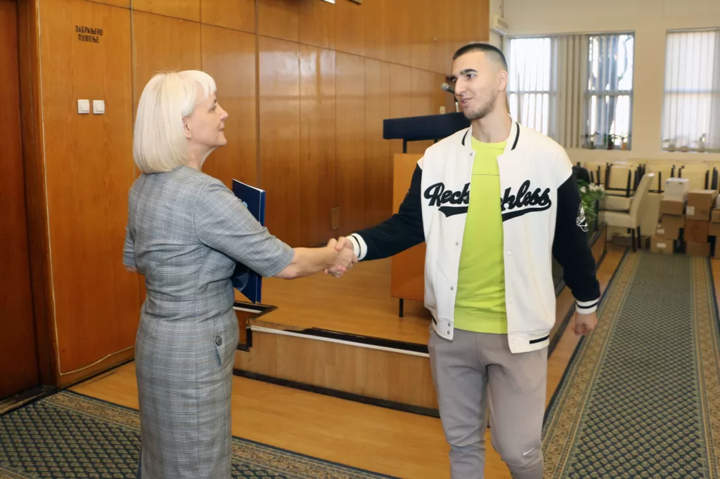 ucenici_romske_nacionalnosti_studenti_stipendije_smederevo_vesti_2023_1