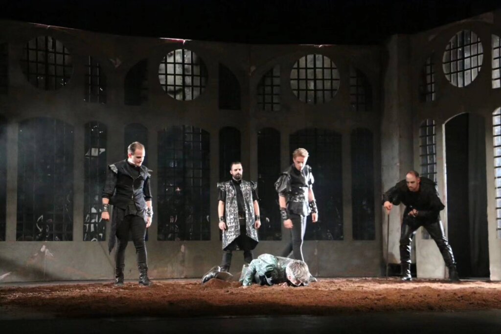 11. TEATAR U TVRĐAVI DO SADA: Priče o iskušenju i begu od sistema