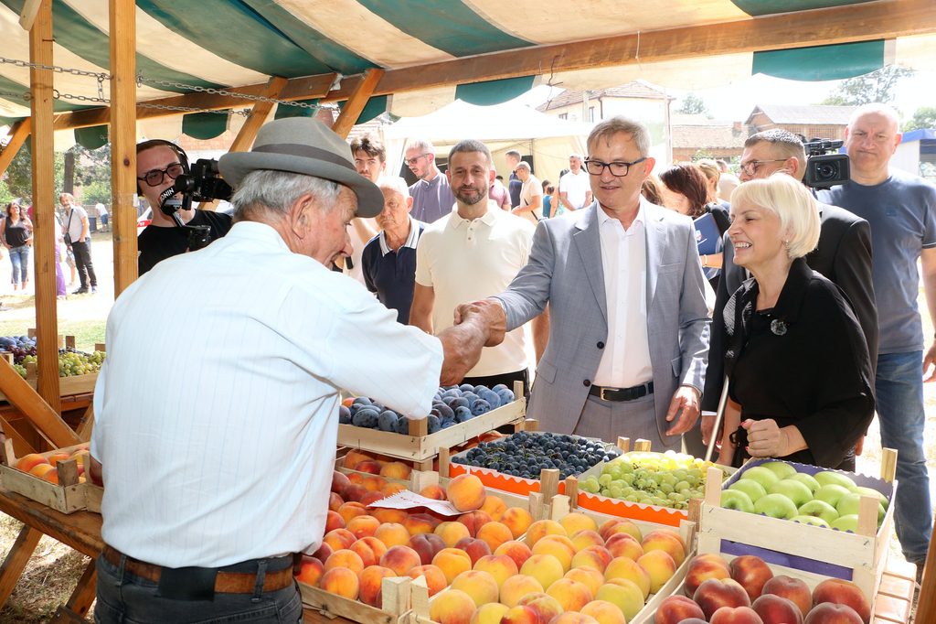 Министар Гламочић у посети Друговцу